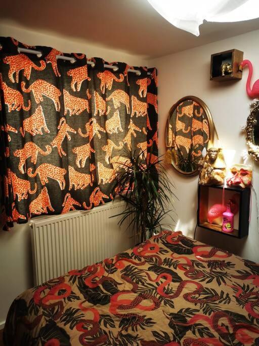 Bright, Roomy, Colourful Flat In *