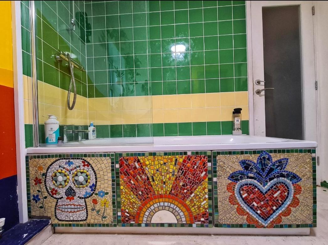 Bright, Roomy, Colourful Flat In Апартаменты