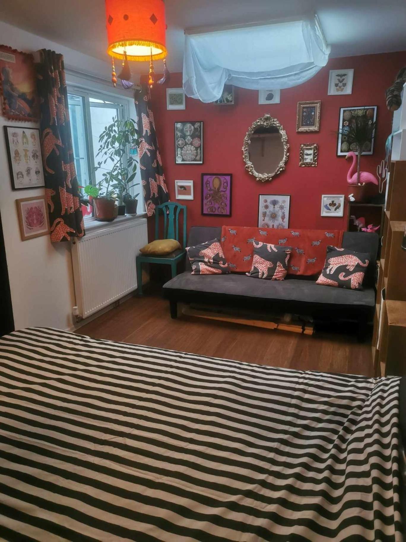Apartment Bright, Roomy, Colourful Flat In *
